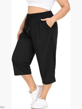 Plus Size Capri Pants Loose Fit Yoga Sweatpants with Pockets Workout Activewear